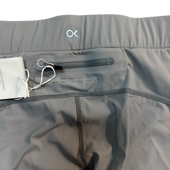 NWT Outdoor Voices Grey leggings Back Pocket wicking material w/ leg venting Lg - Picture 9 of 13